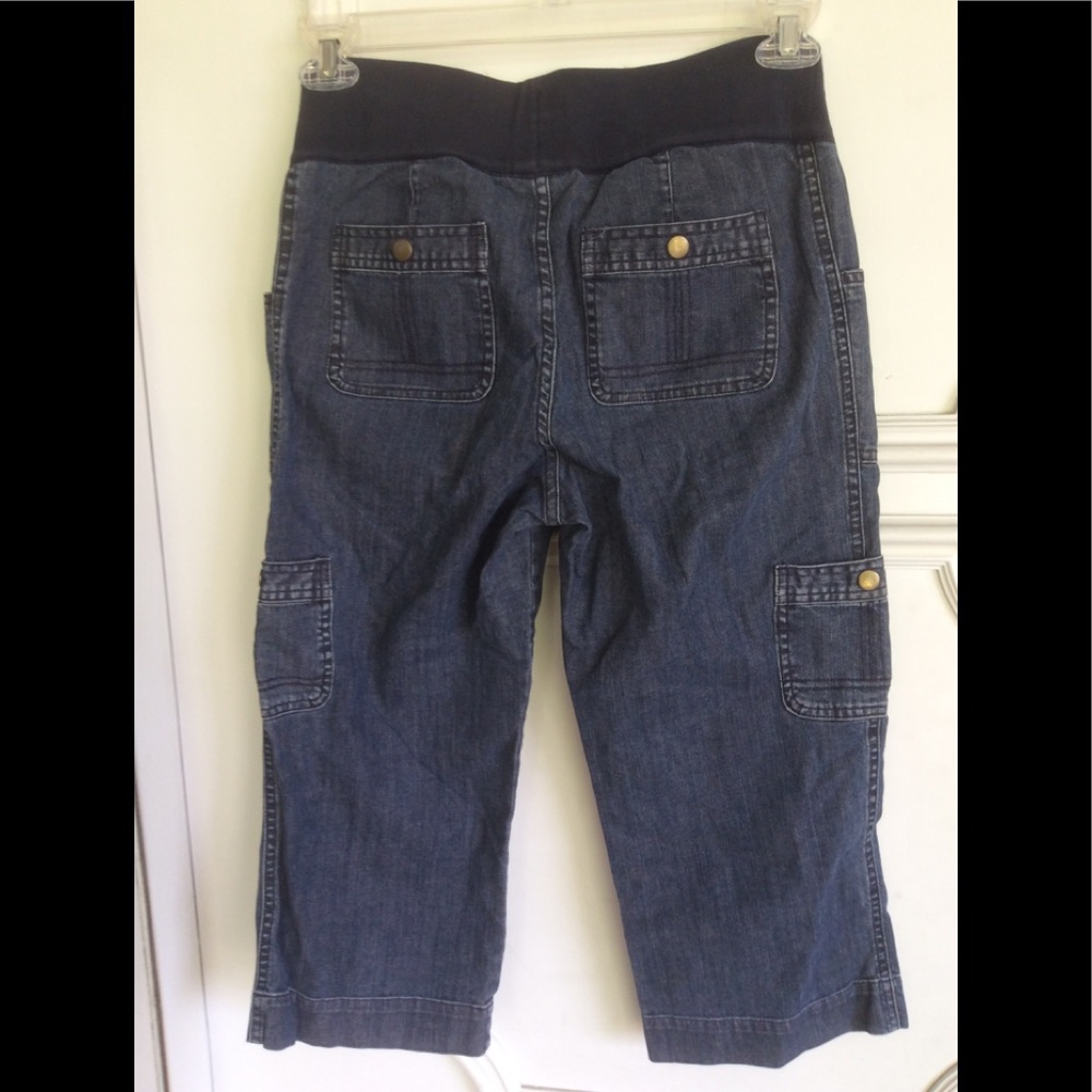 Maternity Capris Size Medium - image 2